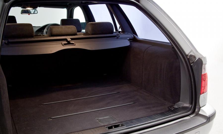 Багажник BMW 525i Touring M Sport Package 2002 года  (UK) (фото 5 из 25)